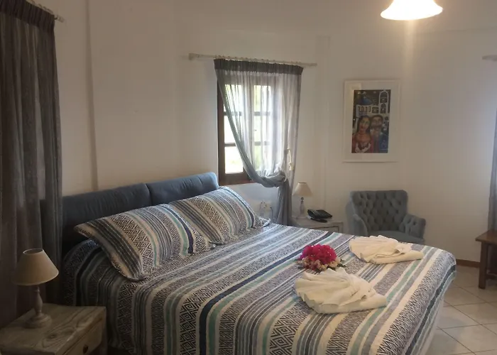 Argonaftes Pensionat Firostefani